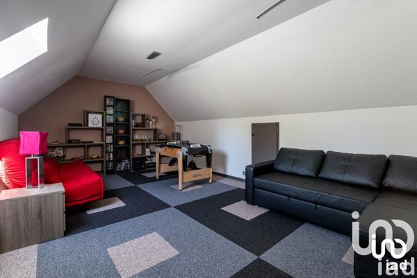 Demeure 8 pièces de 192 m² à Chambly (60230)