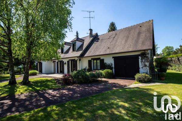 Demeure 8 pièces de 192 m² à Chambly (60230)