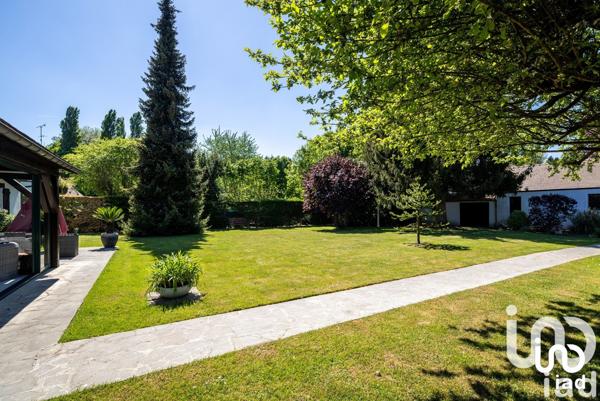 Demeure 8 pièces de 192 m² à Chambly (60230)