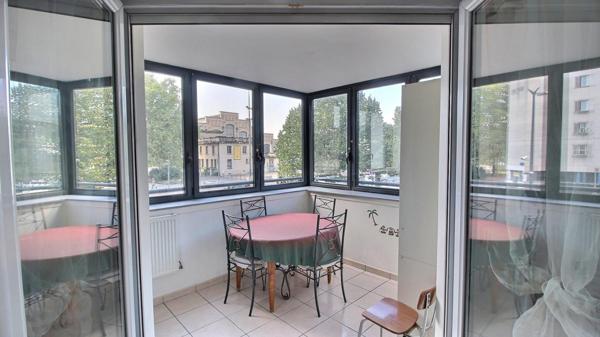 Idéalement situé cet appartement de type T3 vous séduira