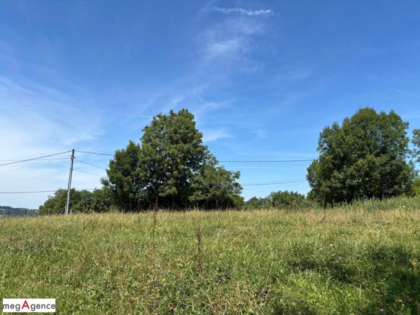 Terrain à SAINT-HILAIRE-PEYROUX, 19560 - 2810m²