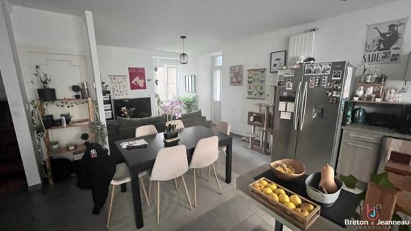 Maison de ville avec jardin à Laval