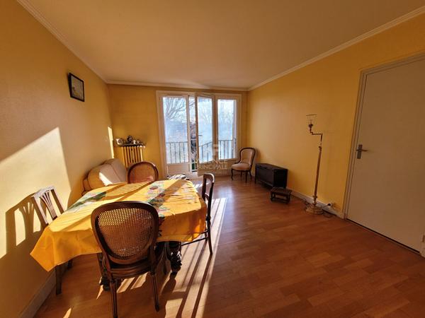 Appartement Saint Germain En Laye 3 pièce(s) 53.91 m2 €252 000 ** - Référence 17860