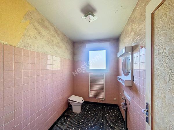 A vendre, maison de 104m2 sur sous-sol avec terrain de plus de 600m2 à Château-Gontier