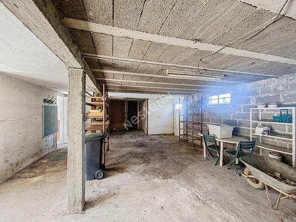 A vendre, maison de 104m2 sur sous-sol avec terrain de plus de 600m2 à Château-Gontier