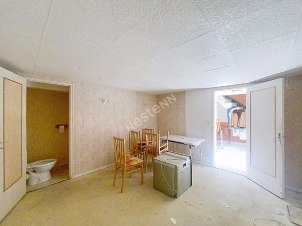 A vendre, maison de 104m2 sur sous-sol avec terrain de plus de 600m2 à Château-Gontier
