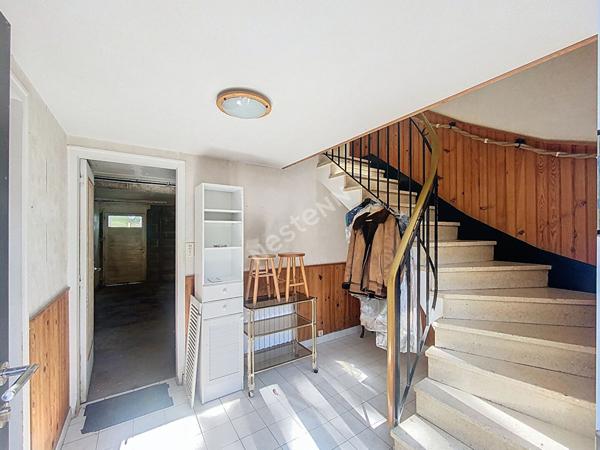 A vendre, maison de 104m2 sur sous-sol avec terrain de plus de 600m2 à Château-Gontier