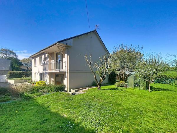 A vendre, maison de 104m2 sur sous-sol avec terrain de plus de 600m2 à Château-Gontier