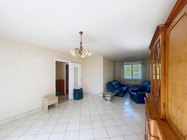 A vendre, maison de 104m2 sur sous-sol avec terrain de plus de 600m2 à Château-Gontier