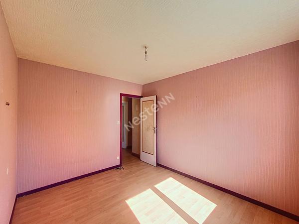 A vendre, maison de 104m2 sur sous-sol avec terrain de plus de 600m2 à Château-Gontier