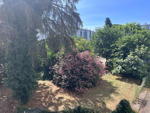 Spécial investisseur, appartement T3  de 60 m², au 1 er étage avec garage de 19 m² très fort rendement locatif