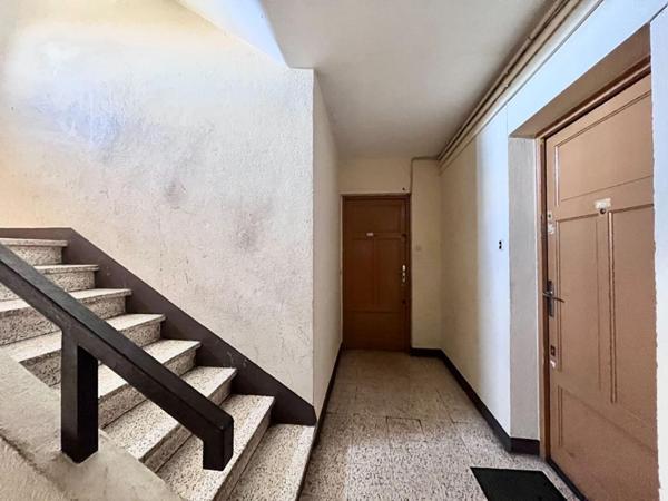 Spécial investisseur, appartement T3  de 60 m², au 1 er étage avec garage de 19 m² très fort rendement locatif