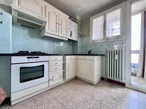Spécial investisseur, appartement T3  de 60 m², au 1 er étage avec garage de 19 m² très fort rendement locatif