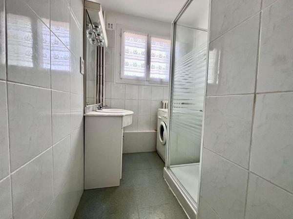 Spécial investisseur, appartement T3  de 60 m², au 1 er étage avec garage de 19 m² très fort rendement locatif