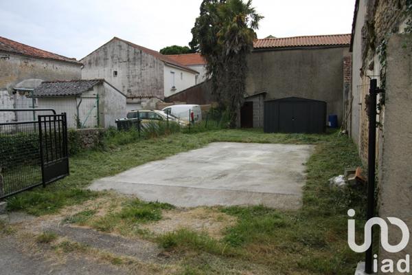 Maison à vendre 4 pièces 87 m² Saint-Bonnet-sur-Gironde