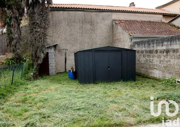Maison à vendre 4 pièces 87 m² Saint-Bonnet-sur-Gironde