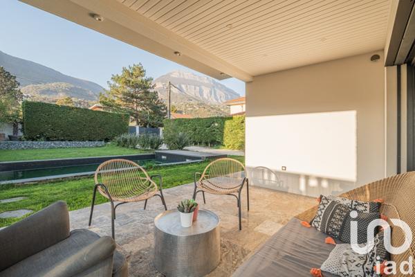 Maison 7 pièces de 184 m² à Meylan (38240)