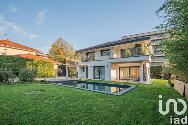 Maison 7 pièces de 184 m² à Meylan (38240)