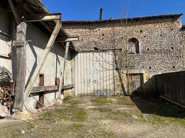 86190 VOUILLE Vouillé 1897 m2