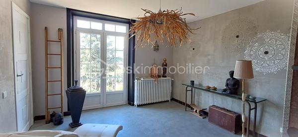 Aux pieds des Cévennes, nichée sur les hauteurs, cette superbe demeure allie harmonie charme, élégance et authenticité. Baignée de lumière, elle vous offre une vue dégagée ainsi qu'un cadre de vie privilégié, propice à la douceur de vivre. Elle est à deux pas de toutes les commodités. 247 m² sur 2 niveaux (plus combles et rez-de-jardin), cette maison vous propose de beaux volumes avec sa pièce de vie de 100 m² environ, cuisine ouverte, salon, espace détente, ouvrant sur l'extérieur, sur la piscine également (8 m x 4 m profondeur 1,5 m, avec douche et WC). La partie nuit se compose de 6 chambres, idéales pour accueillir et recevoir en toute sérénité. 1 salle d'eau avec WC au niveau 1 et 1 salle de bains avec WC séparé au niveau 2. Buanderie. Vous avez la possibilité de transformer les espaces du niveau 0 à votre guise, studio, atelier, sauna... ainsi que les combles. Pompe à chaleur, double vitrage, fibre, toiture en bon état. Le terrain en restanques de 1610 m², soigneusement aménagé vous offre de beaux espaces vous invitant à la détente dans un environnement préservé. Portail électrique, 2 garages. Propriété de caractère offrant espace, confort, au pieds de nos belles Cévennes, dans une atmosphère rare. Contactez moi, j'ai hâte de vous la faire découvrir !
At the foothills of the Cévennes, perched on elevated ground, this magnificent property combines charm, elegance, harmony, and authenticity. Bathed in natural light, it offers open views and an exceptional living environment, ideal for a peaceful lifestyle. Conveniently located just moments from all amenities, this 247 m² home is spread over two levels (plus attic space and a garden level). The house features generous living spaces, including an approximately 100 m² open-plan living area with a kitchen, lounge, and relaxation space opening directly onto the outdoors and the swimming pool (8 m x 4 m, 1.5 m deep, with an outdoor shower and WC). The sleeping area comprises six bedrooms, perfect for accommodating family and guests in complete comfort. There is one shower room with WC on the first level and one bathroom with a separate WC on the second level. A laundry room is also included. The garden-level spaces can be adapted to suit your needs and could be transformed into a studio, workshop, sauna, or other leisure areas, as can the attic space. The property benefits from a heat pump, double glazing, fibre-optic internet, and a roof in good condition. The beautifully landscaped 1,610 m² terraced plot offers attractive outdoor spaces dedicated to relaxation in a preserved natural setting. Additional features include an electric gate and two garages. A character-filled property offering space, comfort, and tranquillity at the foot of the beautiful Cévennes Mountains, in a truly unique atmosphere. Contact me today—I would be delighted to show you this exceptional home.