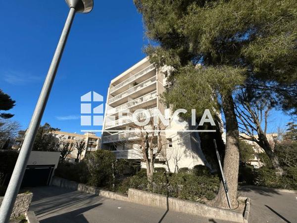 Location Appartement 4 pièces 90.04 m² - Marseille 13009