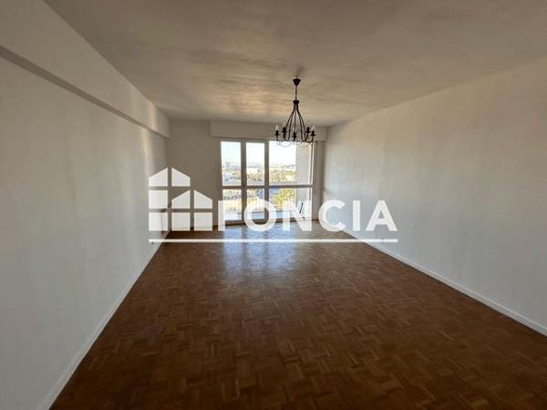 Location Appartement 4 pièces 90.04 m² - Marseille 13009