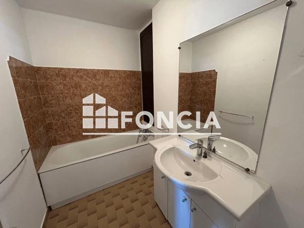 Location Appartement 4 pièces 90.04 m² - Marseille 13009