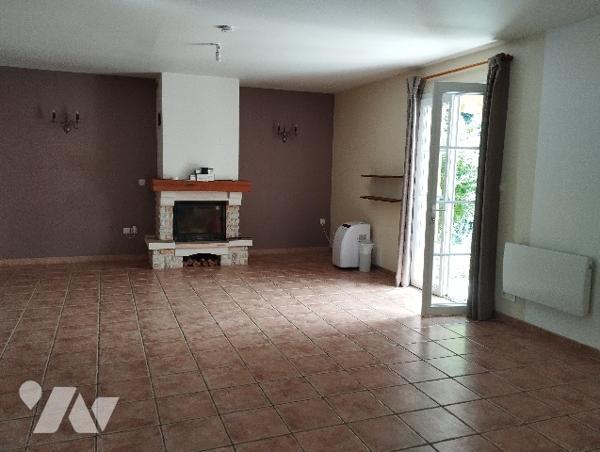 A vendre Montesquieu Volvestre belle villa en parfait état sur 2432m² joliment arboré