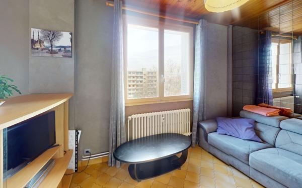 Appartement à vendre    3 pièces • 65,75 m2 Vaulx-en-Velin