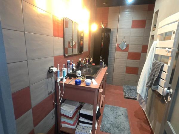 Vente                                                      Maison
                        
                     7 pièces                      222 m2                     à Frugerès-les-Mines