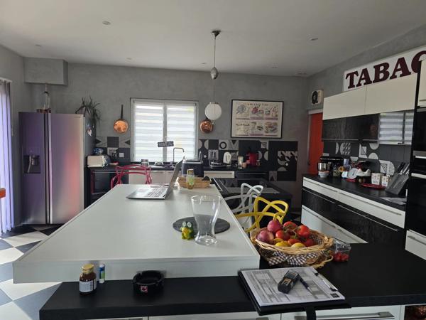 Vente                                                      Maison
                        
                     7 pièces                      222 m2                     à Frugerès-les-Mines