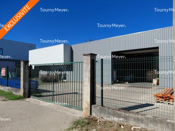 A LOUER BATIMENT D'ACTIVITES DE 466 M² SUR TERRAIN PRIVATIF