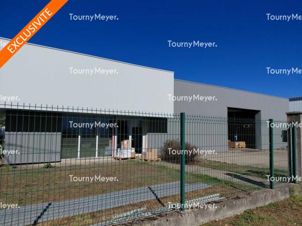 A LOUER BATIMENT D'ACTIVITES DE 466 M² SUR TERRAIN PRIVATIF