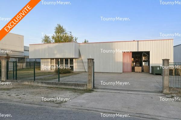 A LOUER BATIMENT D'ACTIVITES DE 466 M² SUR TERRAIN PRIVATIF