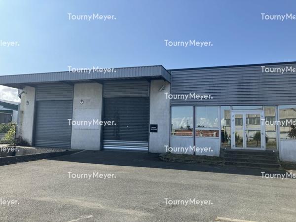 A LOUER-BORDEAUX NORD-BATIMENT INDUSTRIEL DE 2 853 M²-TERRAIN PRIVATIF