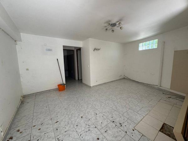 Maison individuelle 160 m² habitables avec deux appartements indépendants – Parcelle de 450 m²