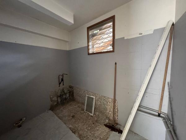 Maison individuelle 160 m² habitables avec deux appartements indépendants – Parcelle de 450 m²