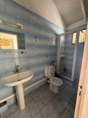 Maison individuelle 160 m² habitables avec deux appartements indépendants – Parcelle de 450 m²
