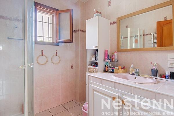 A VENDRE - Maison Vidauban 5 pièces 123m2, piscine , garage  , sous sol  et cave.