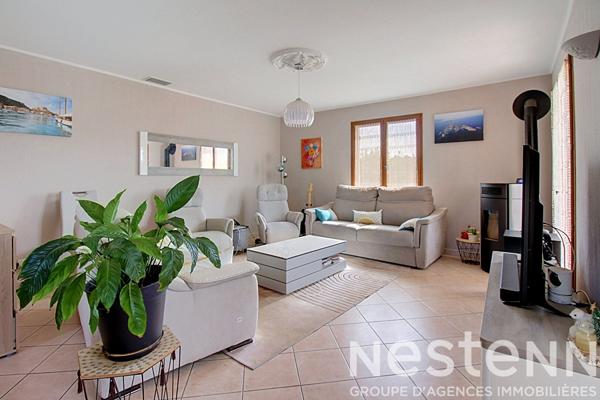 A VENDRE - Maison Vidauban 5 pièces 123m2, piscine , garage  , sous sol  et cave.