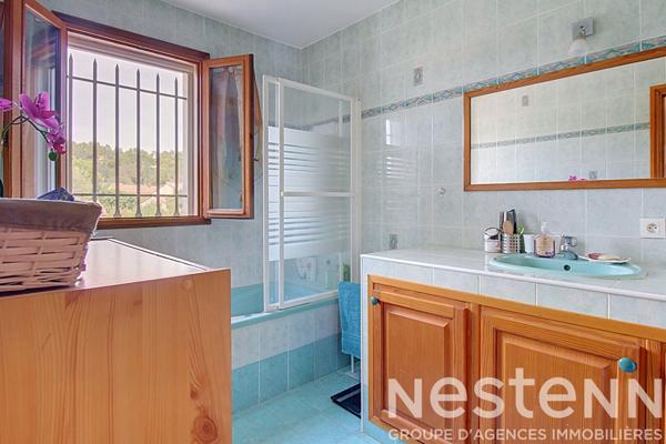 A VENDRE - Maison Vidauban 5 pièces 123m2, piscine , garage  , sous sol  et cave.