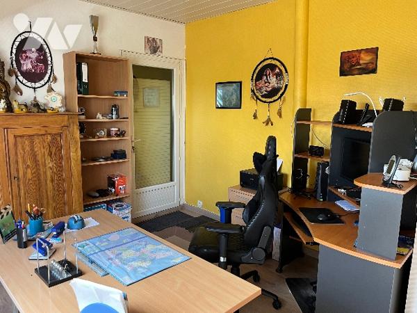 Commune de POIX DE PICARDIE, Hameau de Frocourt, sur un terrain aménagé de 2329m², un pavillon