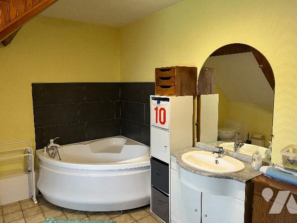 Commune de POIX DE PICARDIE, Hameau de Frocourt, sur un terrain aménagé de 2329m², un pavillon