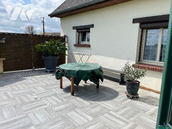 Commune de POIX DE PICARDIE, Hameau de Frocourt, sur un terrain aménagé de 2329m², un pavillon