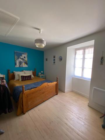 Charras - Maison 131 m² avec grange située sur une impasse
