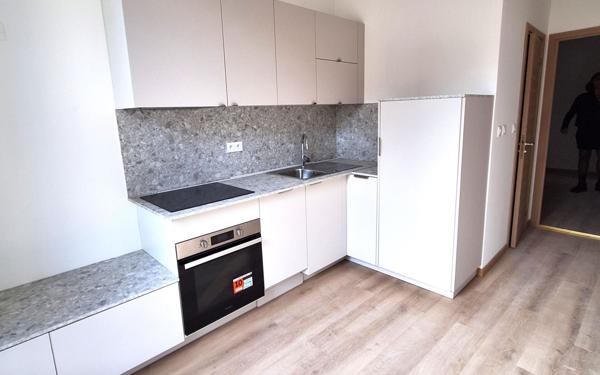 Immeuble à vendre    7 pièces • 123 m2 Saint-Laurent-du-Var