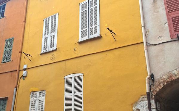 Immeuble à vendre    7 pièces • 123 m2 Saint-Laurent-du-Var