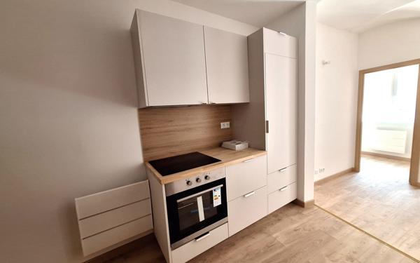 Immeuble à vendre    7 pièces • 123 m2 Saint-Laurent-du-Var