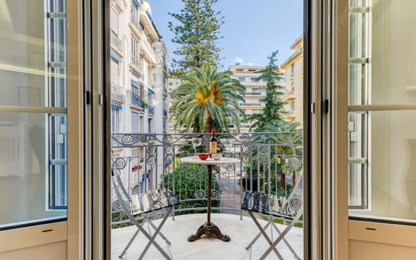 Appartement à vendre    4 pièces • 98 m2 Nice