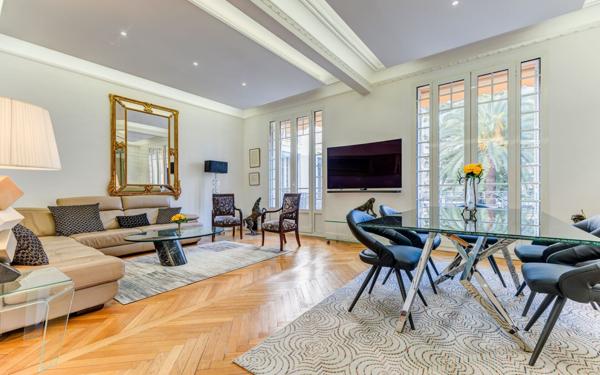 Appartement à vendre    4 pièces • 98 m2 Nice